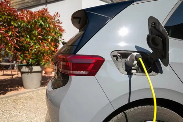 Leasing social électrique : reconduit mais allégé en septembre 2025