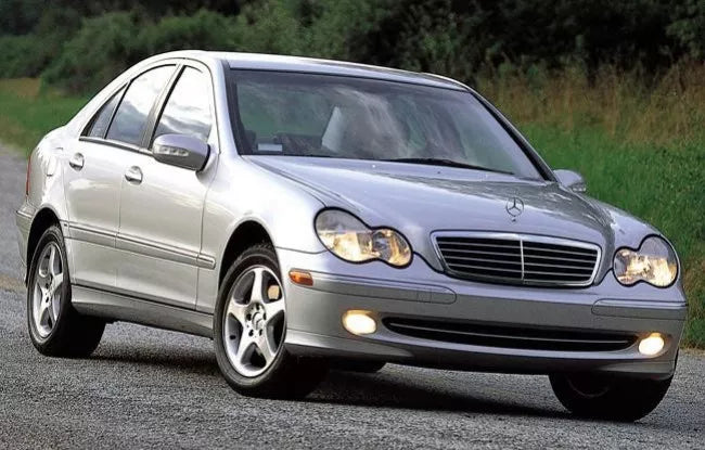 Mercedes Classe C : retour sur son look et évolution au fil du temps